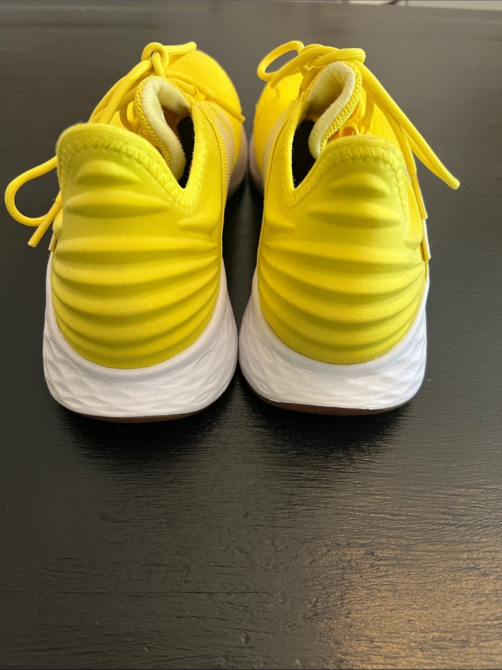 New Balance fresh foam Roav Bright Yellow Mesh Sneakers with White Accent Sz 10 - Picture 3 of 12